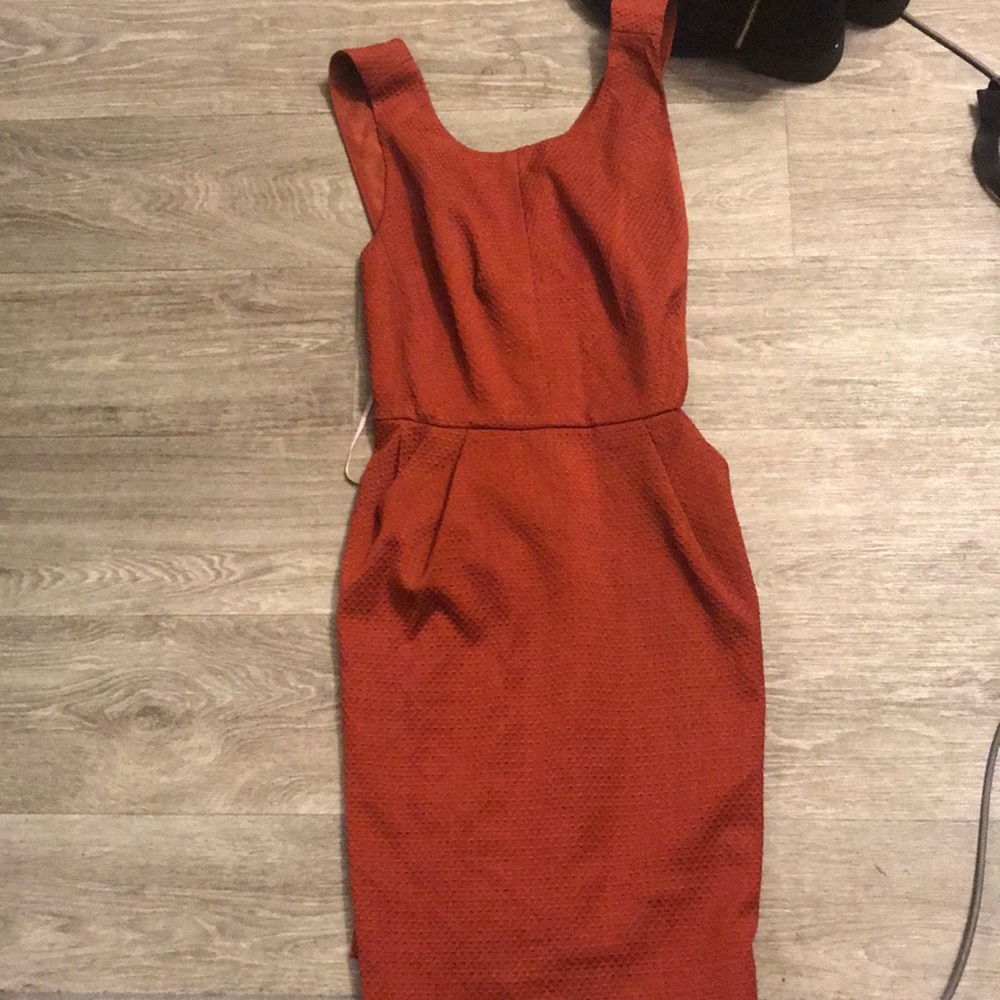 A line sleeveless dress